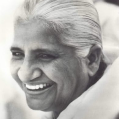 dadi-prakashmani-ji-portrait-28-small3-390x390_c